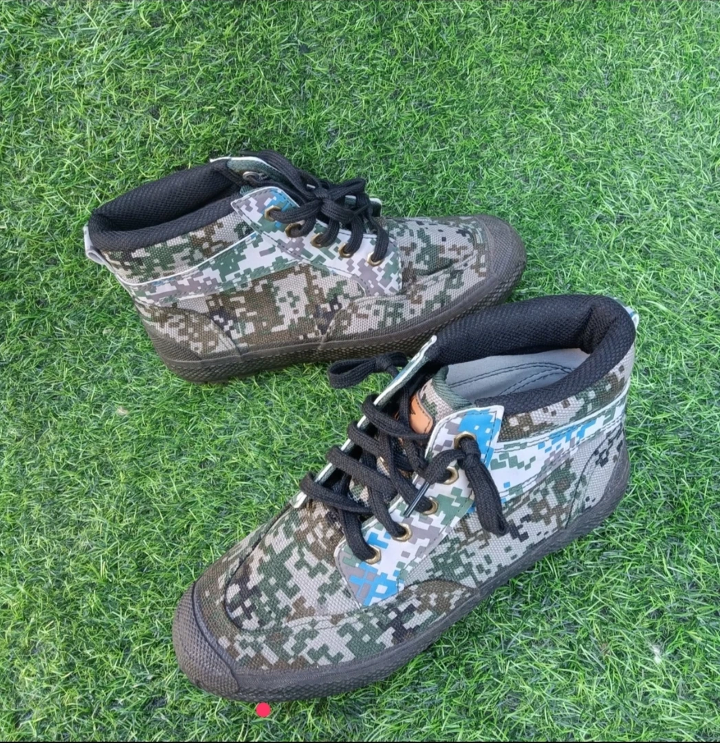 耐磨棉鞋工装鞋透气迷彩硫化鞋防水23军训防滑男士