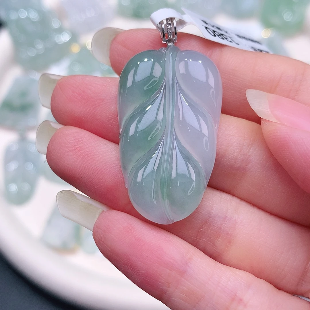 颈饰18K金镶嵌翡翠34.7-20.5/4