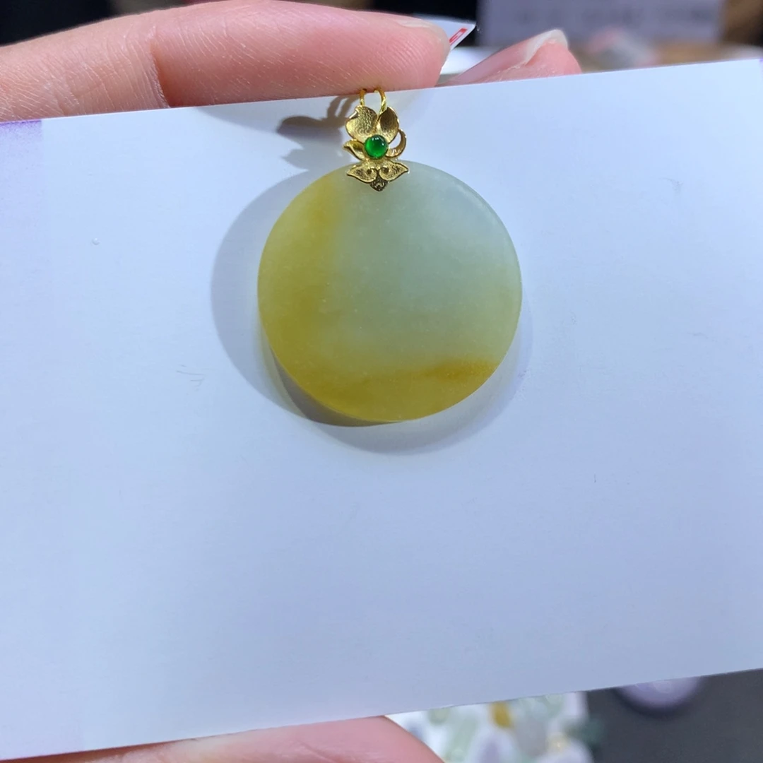 翡翠18K金镶嵌颈饰
