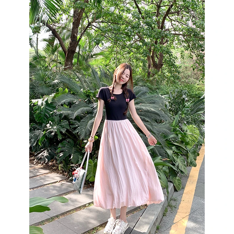 曾小咸设计感法式黑拼粉高腰连衣裙女夏季修身显瘦短袖高级感长裙