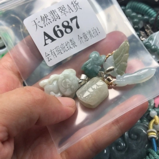 翡翠未镶嵌颈饰翡翠