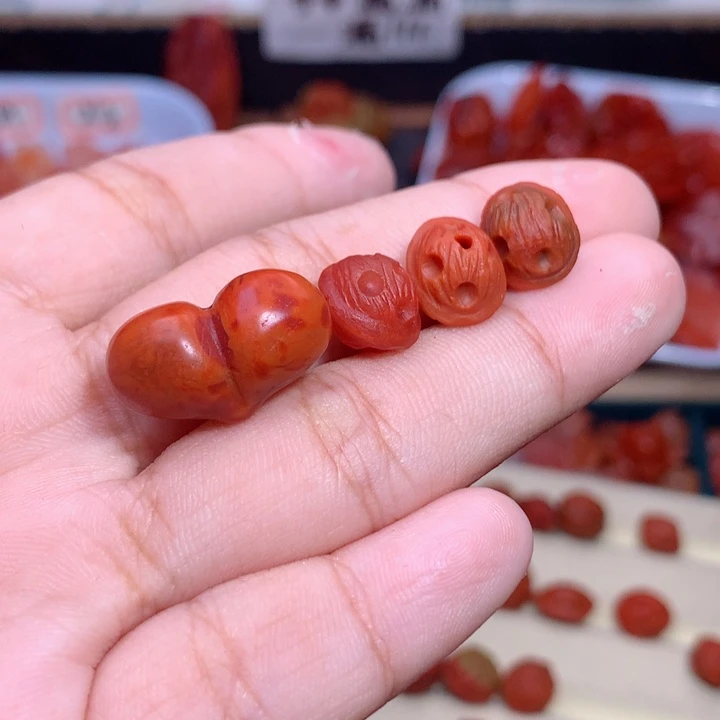 ୧***财南红玛瑙未镶嵌南红屁桃+百香籽