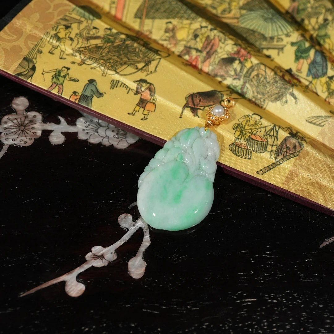 2.10香港王老板-翡翠吊坠5y52