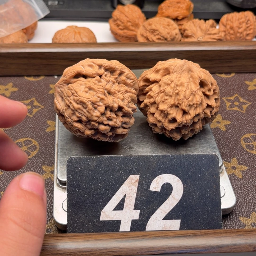 似***無吊坠文玩核桃42号