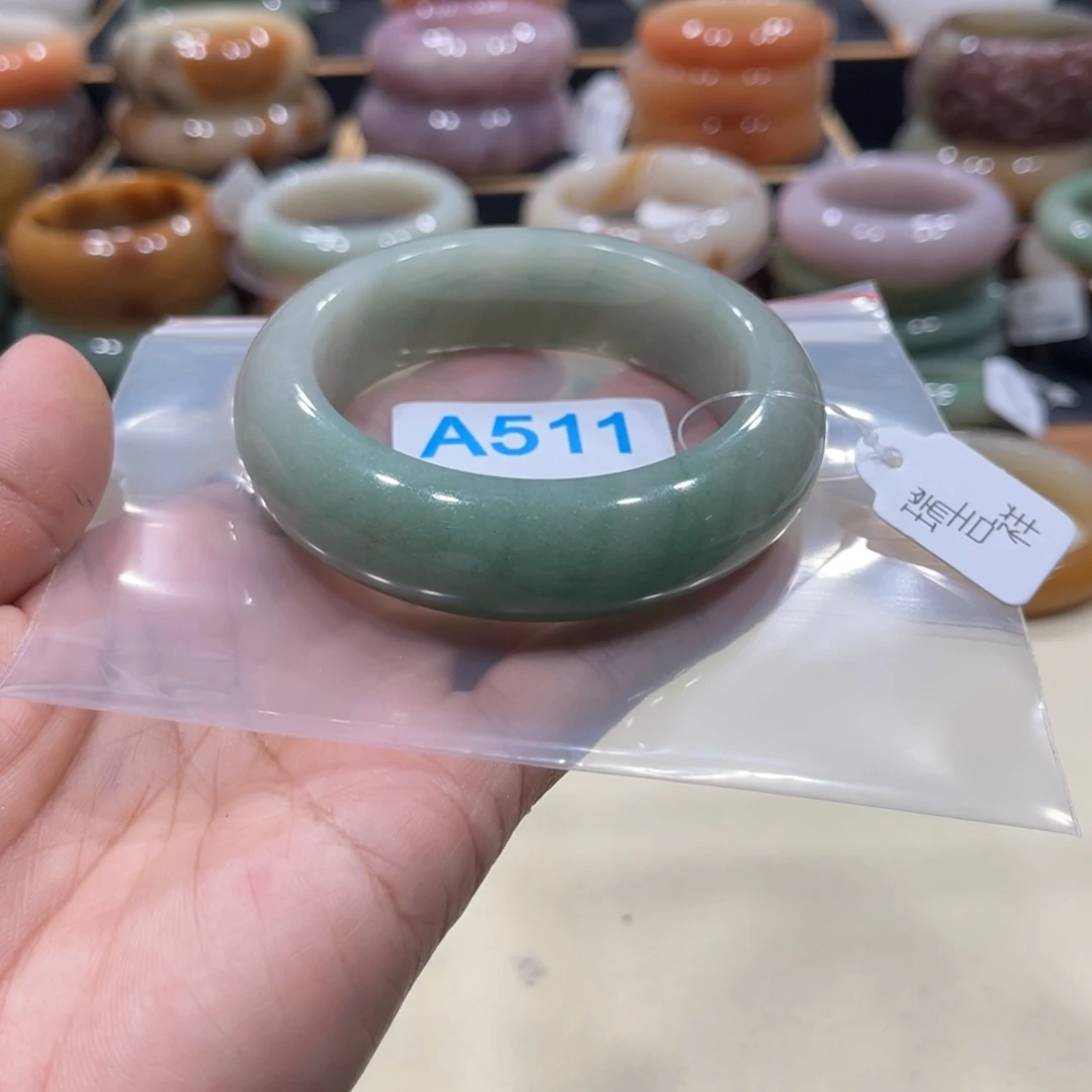 石英岩玉手镯未镶嵌珃