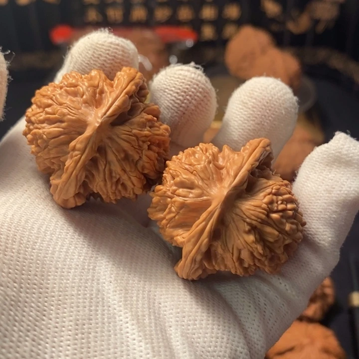 文玩核桃吊坠39霞云岭