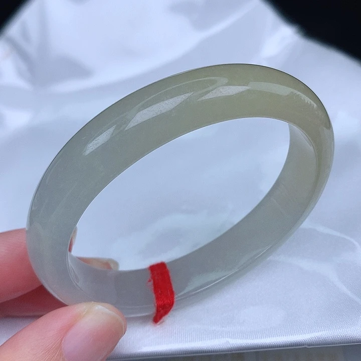 未镶嵌手镯（贵妃镯）翡翠