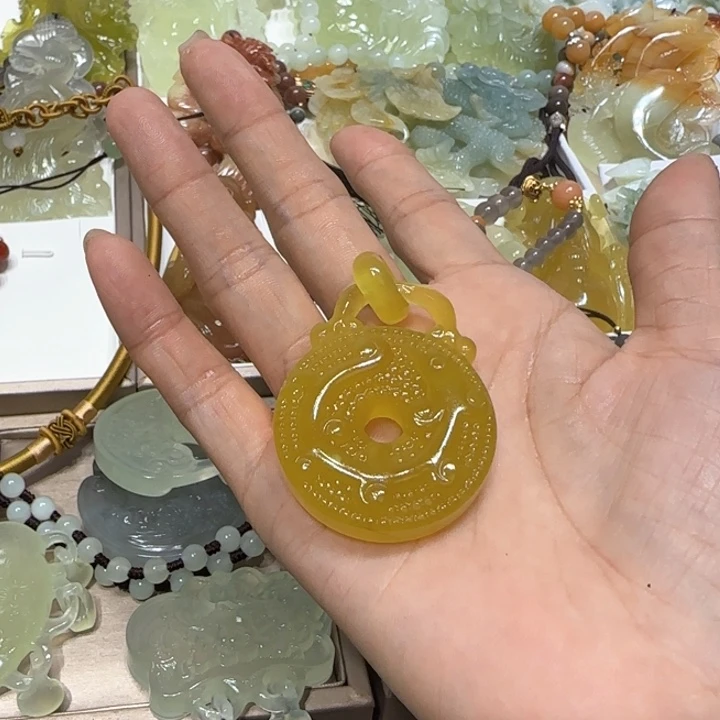 蛇纹石玉吊坠未镶嵌昭**愿