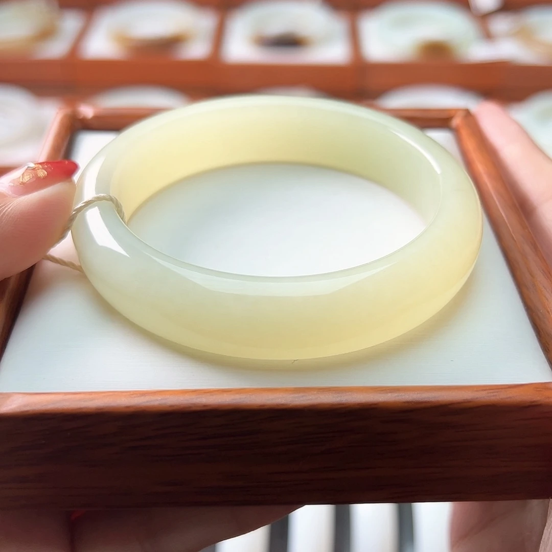 和田玉手镯未镶嵌59