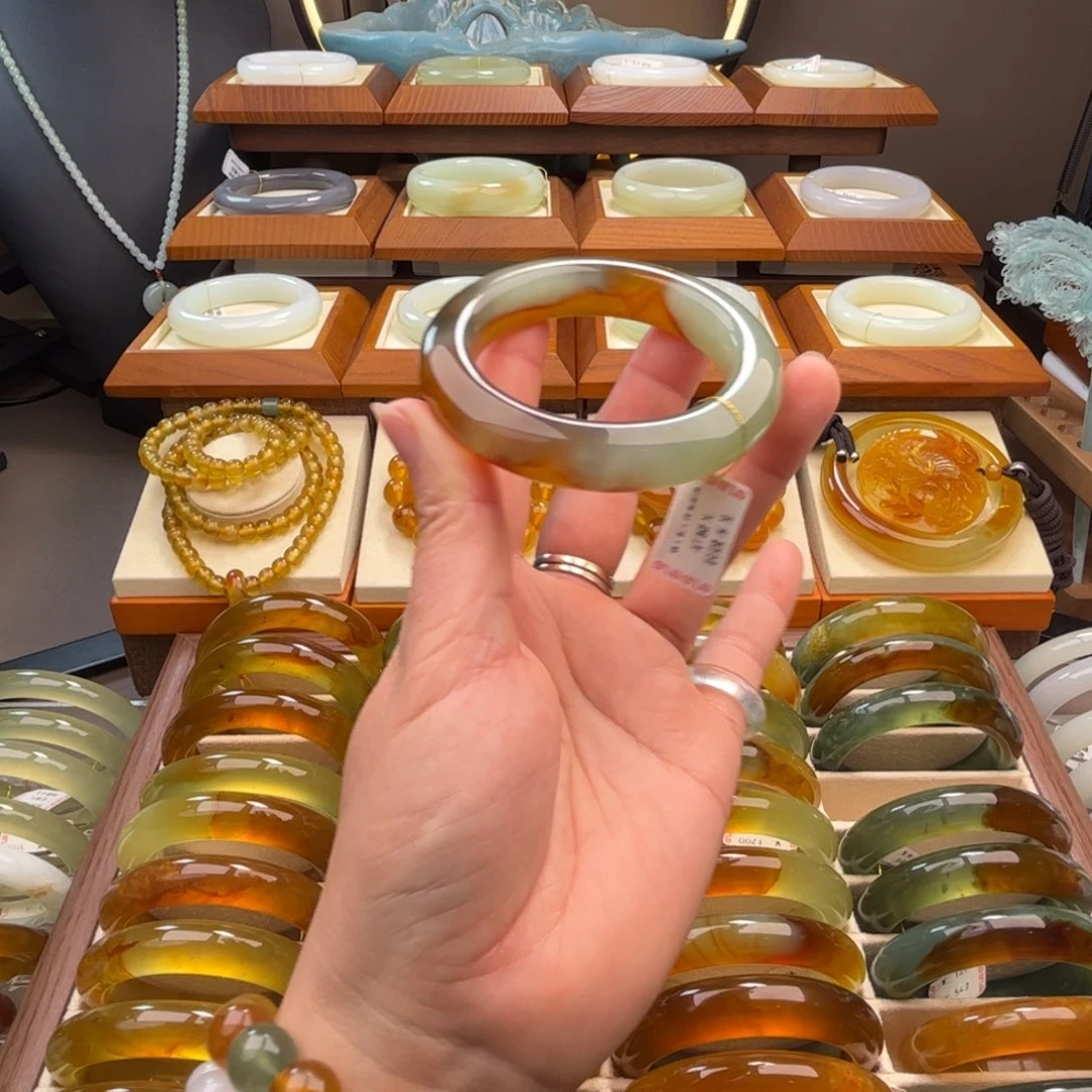 蛇纹石玉未镶嵌手镯54