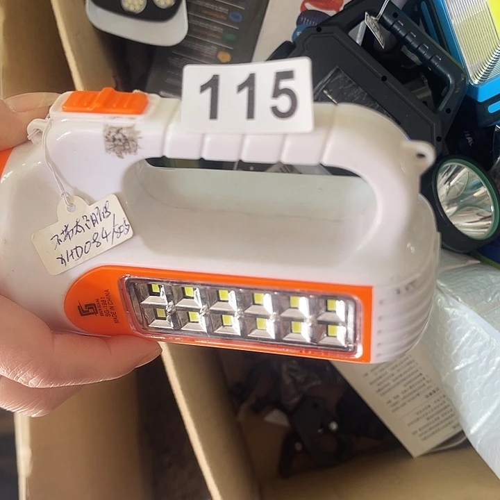 太阳能户外灯115