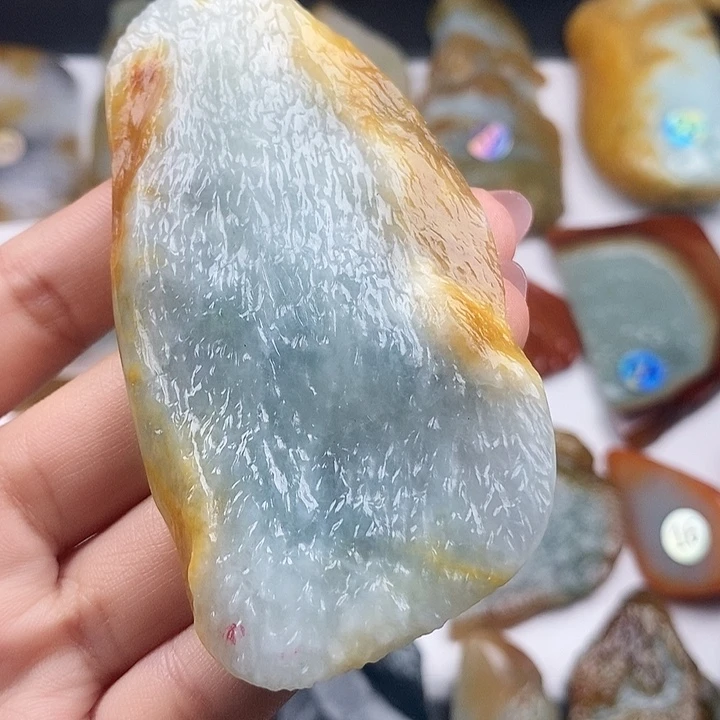颈饰未镶嵌翡翠天然