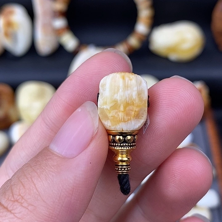 琥珀未镶嵌裸石11微瑕三通c453