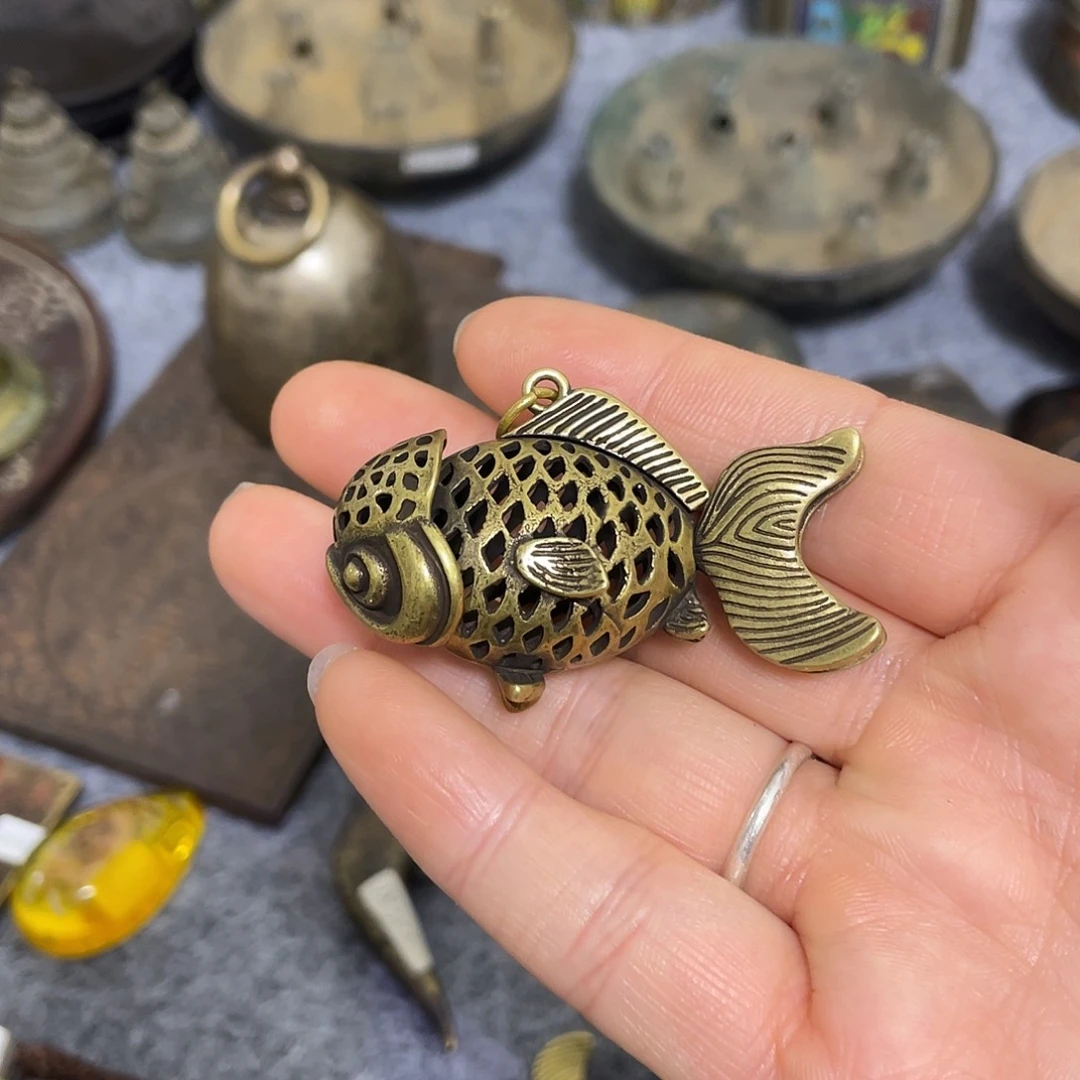 铜摆件小挂件一个。