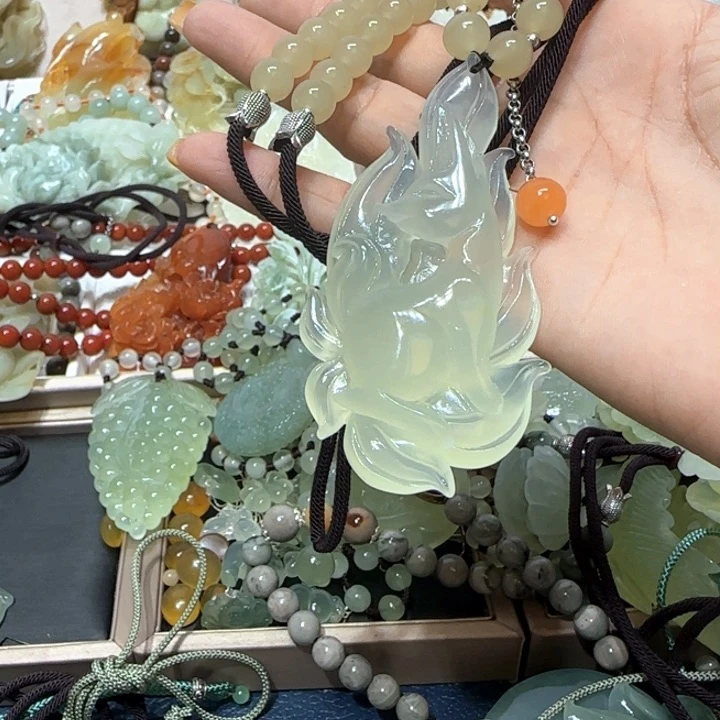 蛇纹石玉未镶嵌吊坠香****卷