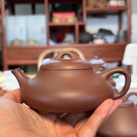 【闪购商品】茶杯紫砂色**魏宜兴紫砂工艺美术