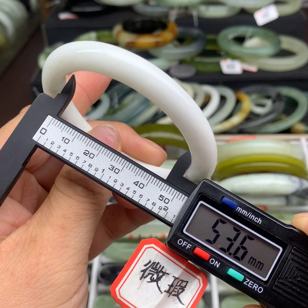 蛇纹石玉未镶嵌手镯1021