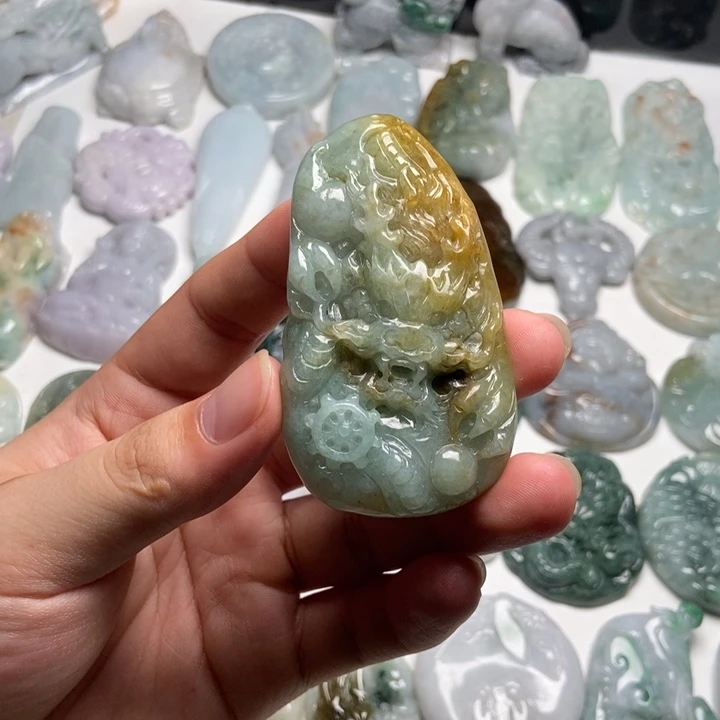 颈饰未镶嵌翡翠龙牌 43