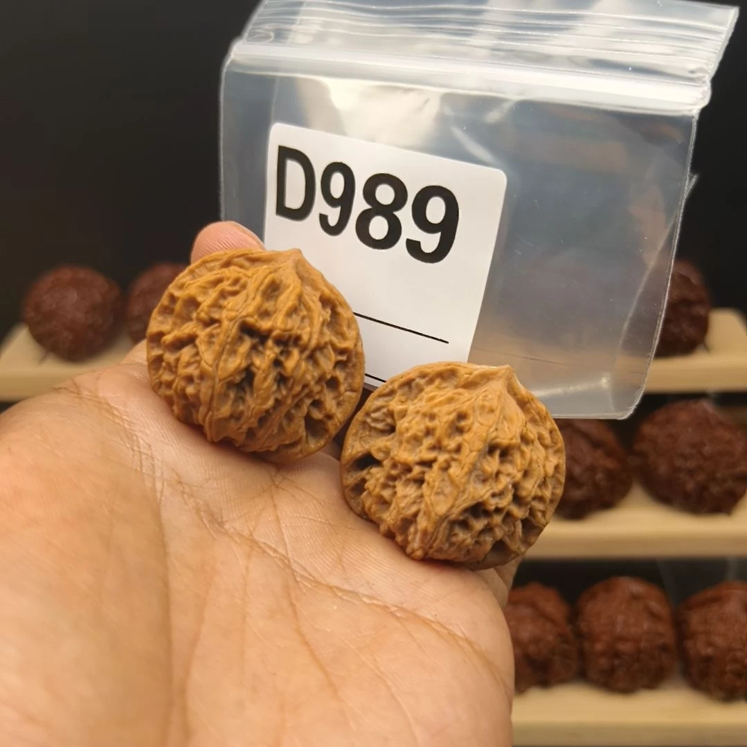 小****文玩核桃把件33盘龙纹d989