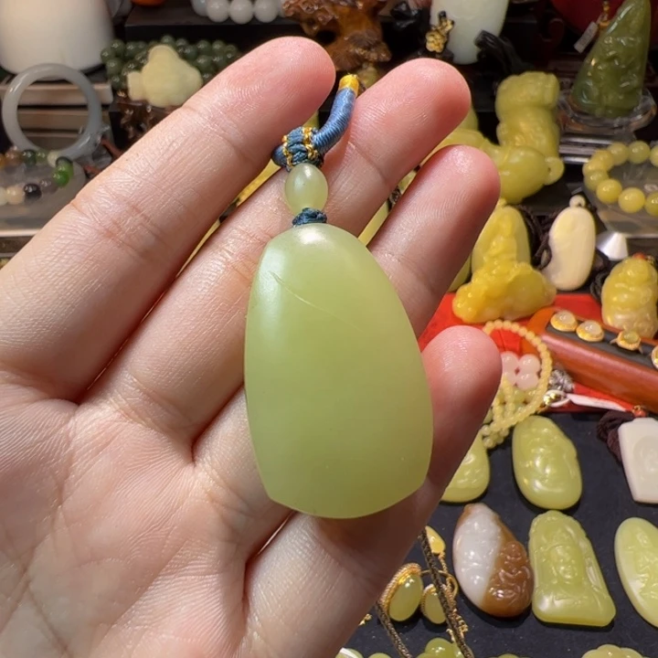 和田玉（黄玉）未镶嵌颈饰