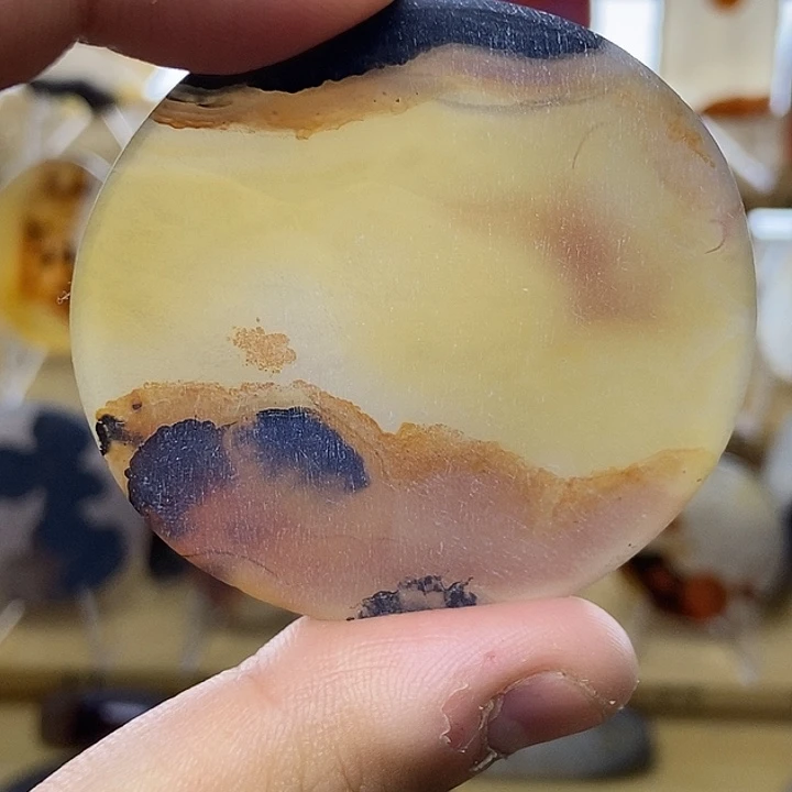 玛瑙/玉髓颈饰未镶嵌天然玛瑙意境牌子