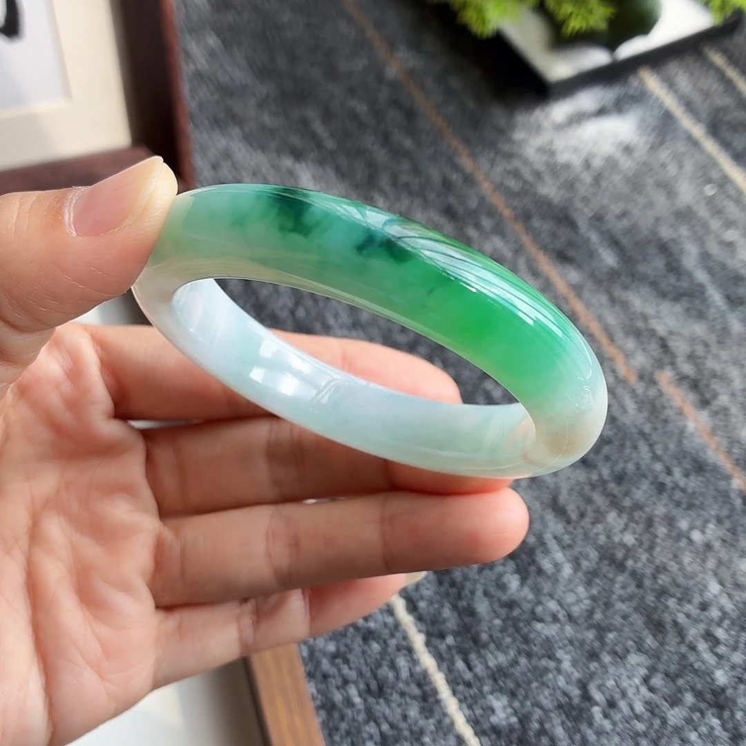 翡翠未镶嵌手镯正圈55