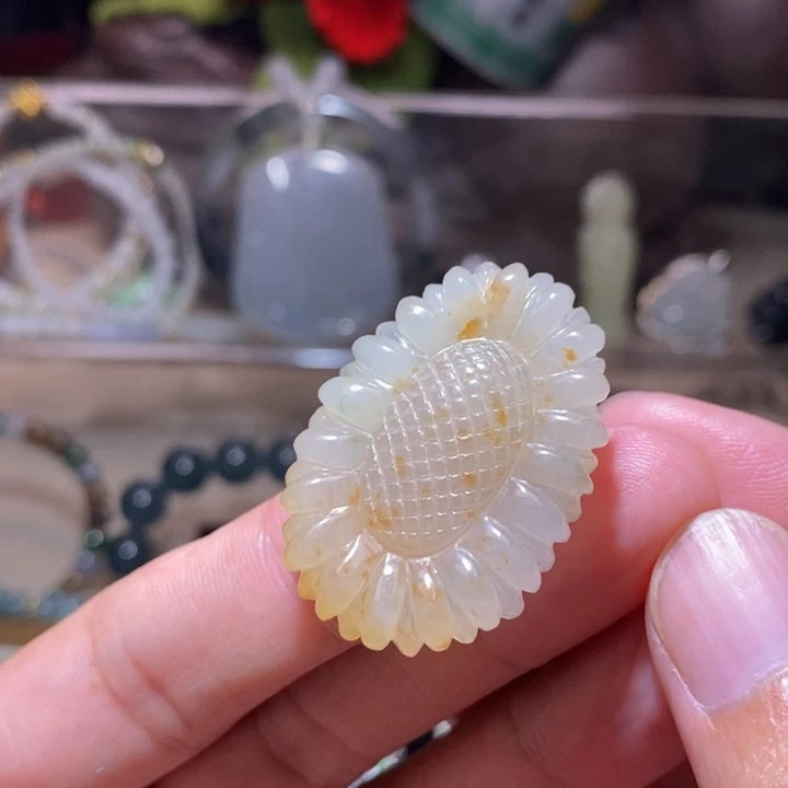 天然缅甸A货翡翠特色桂花糕料子手工雕件向日葵葵花680
