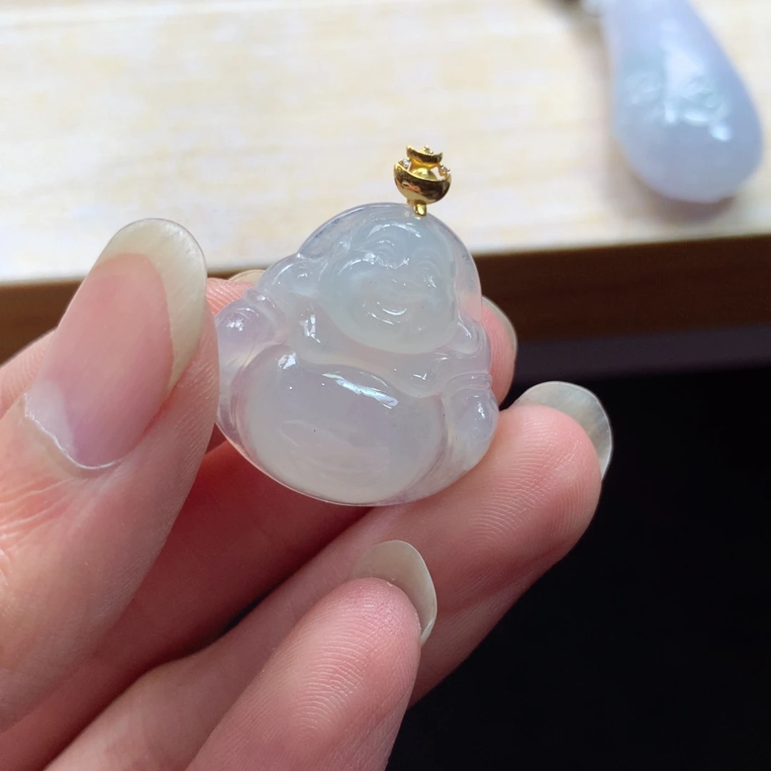 翡翠18K金镶嵌颈饰吊坠