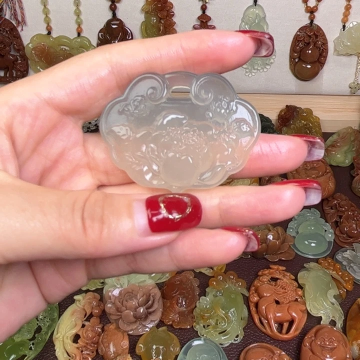 蛇纹石玉吊坠(赠链)未镶嵌