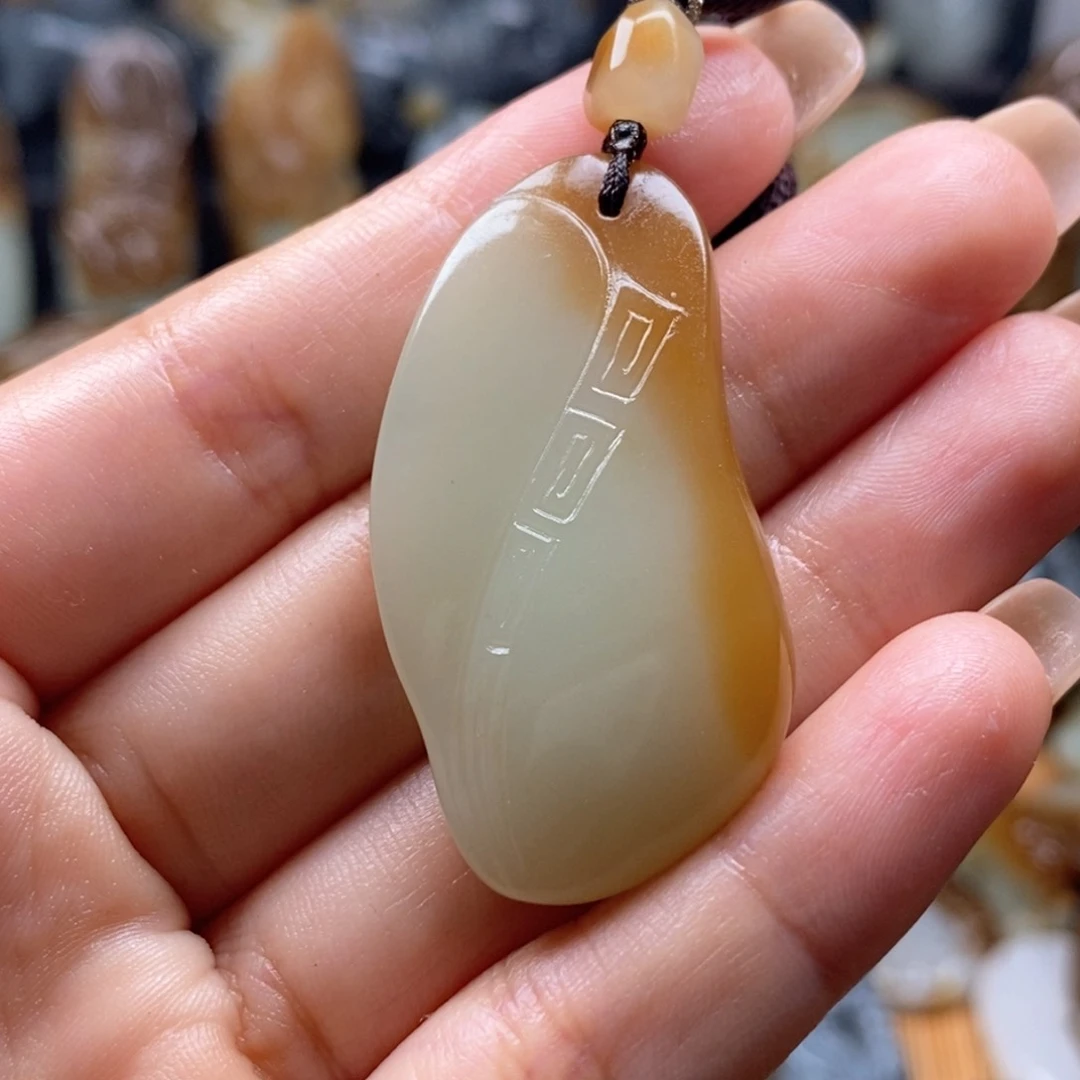 和田玉未镶嵌挂件