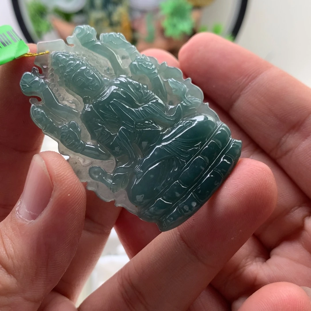 颈饰未镶嵌翡翠千手观音