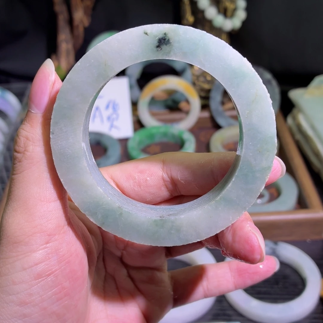 定制翡翠未镶嵌天然翡翠A货毛胚手镯