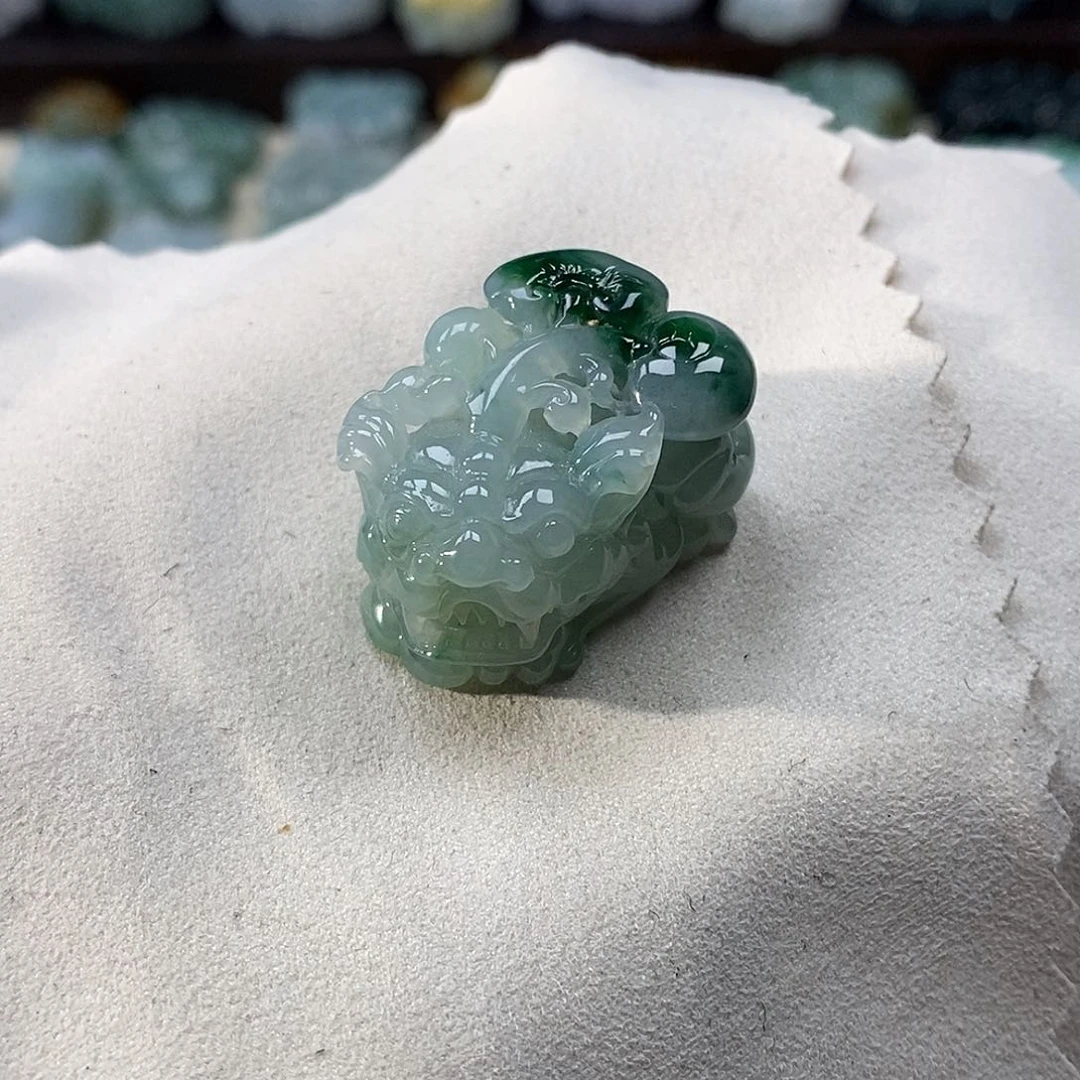 翡翠未镶嵌颈饰天然翡翠吊坠貔貅