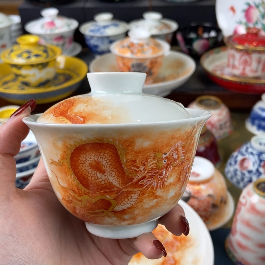 陶瓷艺术家的作品是一