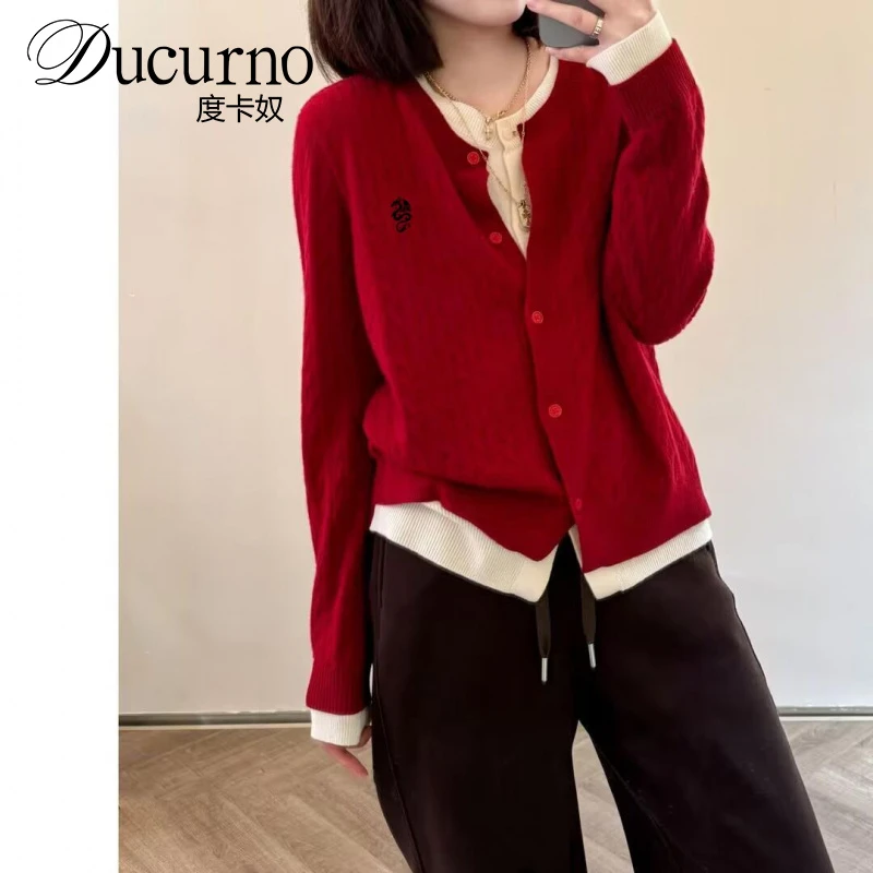 春装圆领麻花开衫女宽松针织羊毛外套刺绣毛衣红色假两件上衣