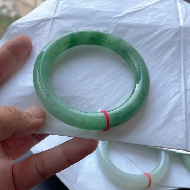 翡翠未镶嵌手镯翡翠手镯