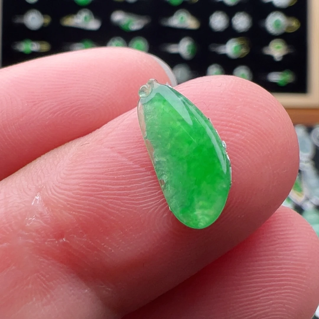 翡翠未镶嵌颈饰瓜13.2