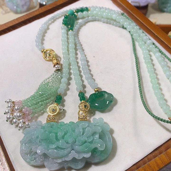 翡翠未镶嵌颈饰翡翠吊坠