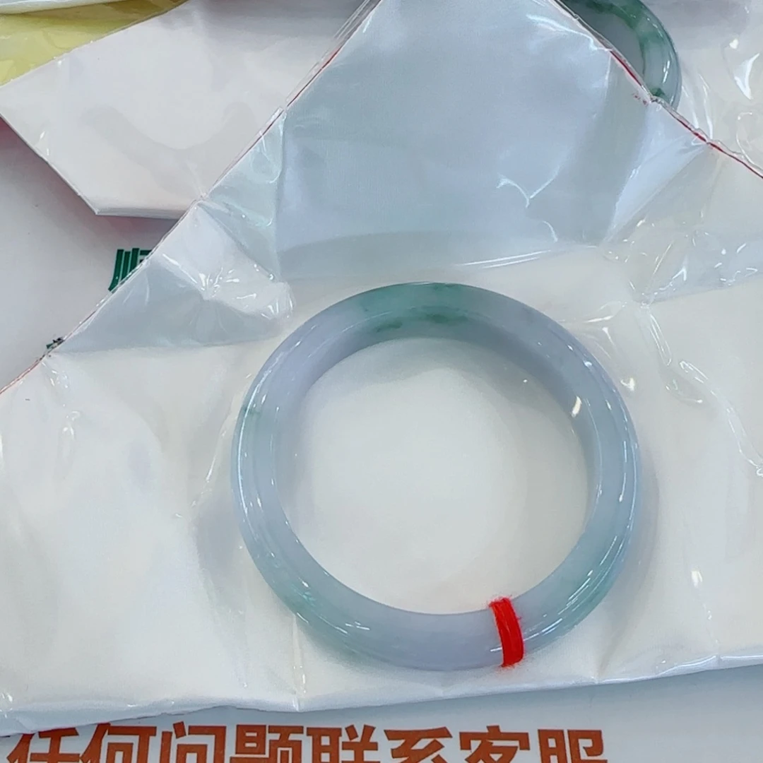 未镶嵌手镯翡翠暖**?