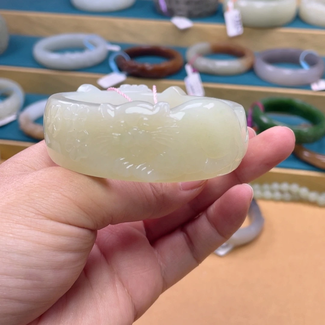 洋***帆和田玉手镯未镶嵌