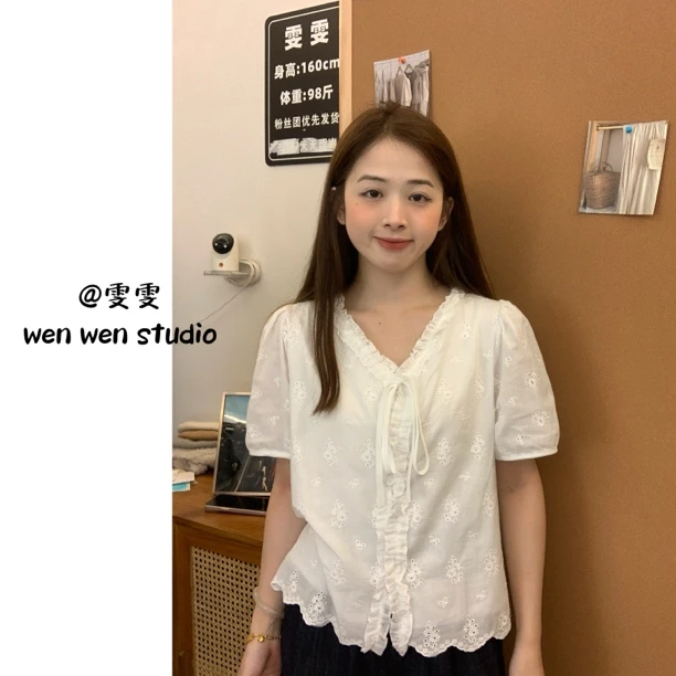 【雯雯】“镂空小花” 韩系夏季新款v领绑带小众花边小衫