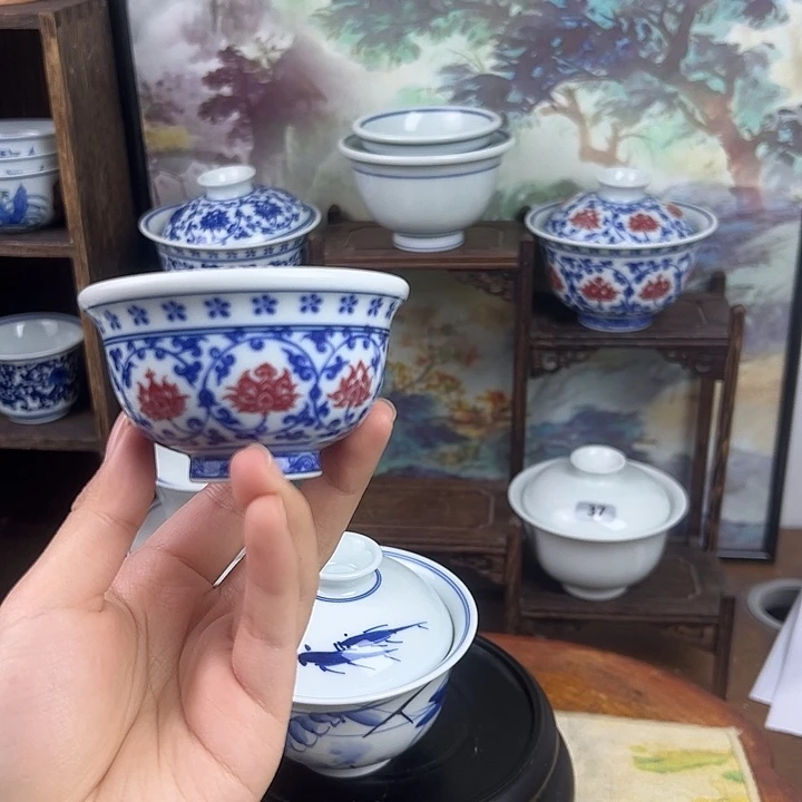 瓷其他缠枝莲釉里红小压手