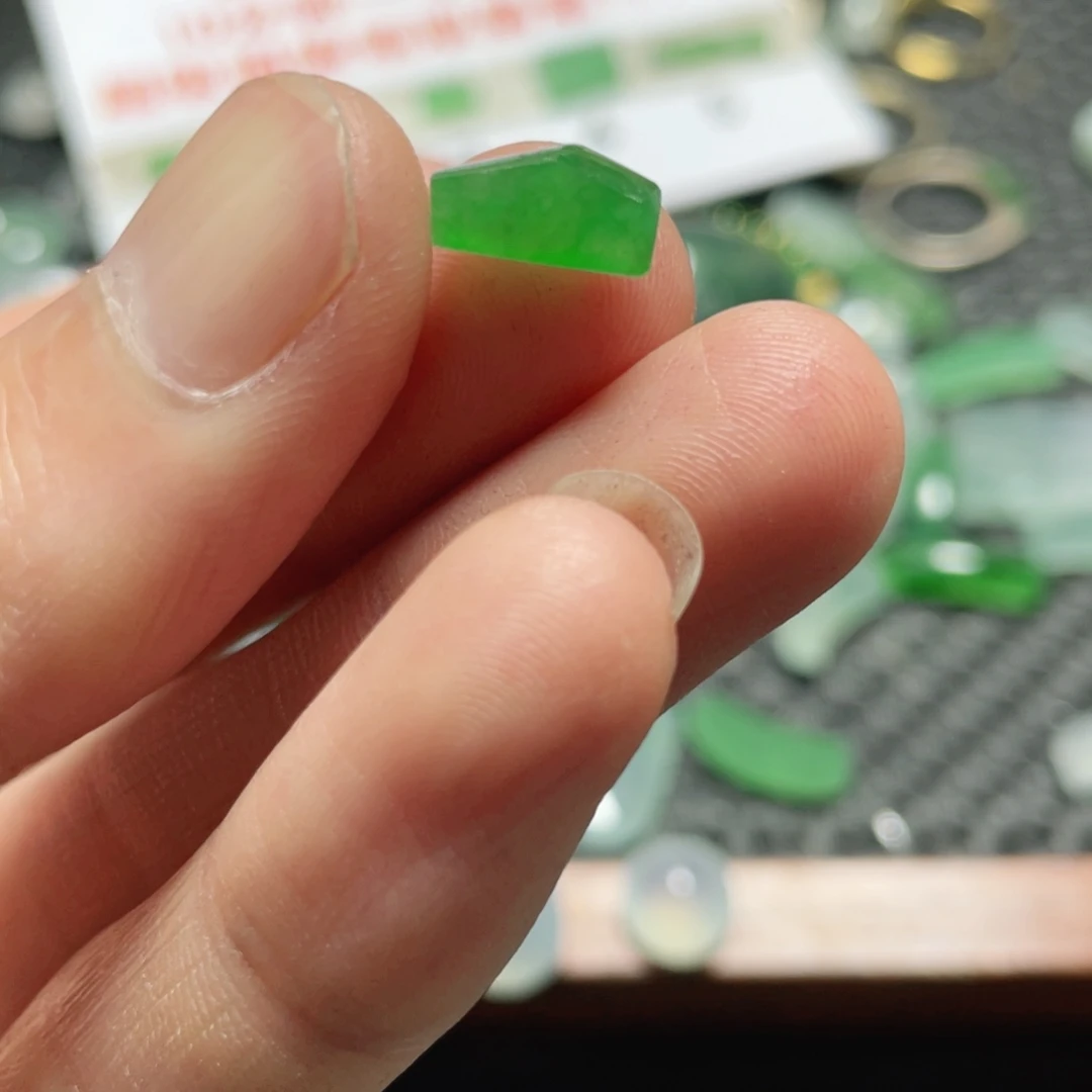 定制翡翠未镶嵌翡翠