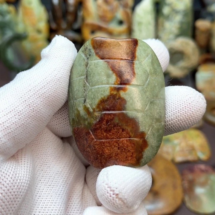 未镶嵌岫岩河磨玉（透闪石质玉）车挂