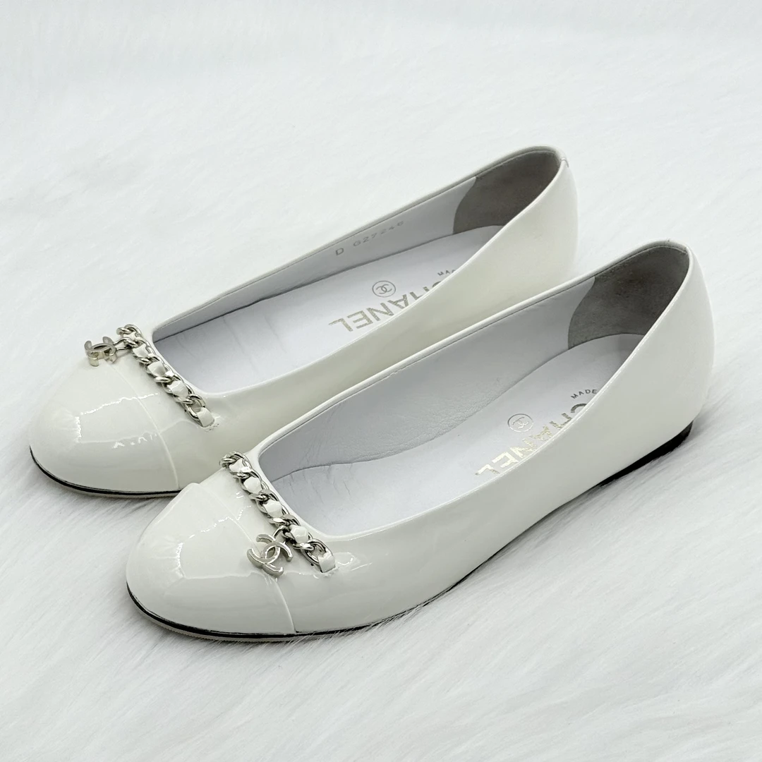 95新 Chanel/香奈儿 米白皮穿链饰扣单鞋 36.5码 公价9.8k c0622