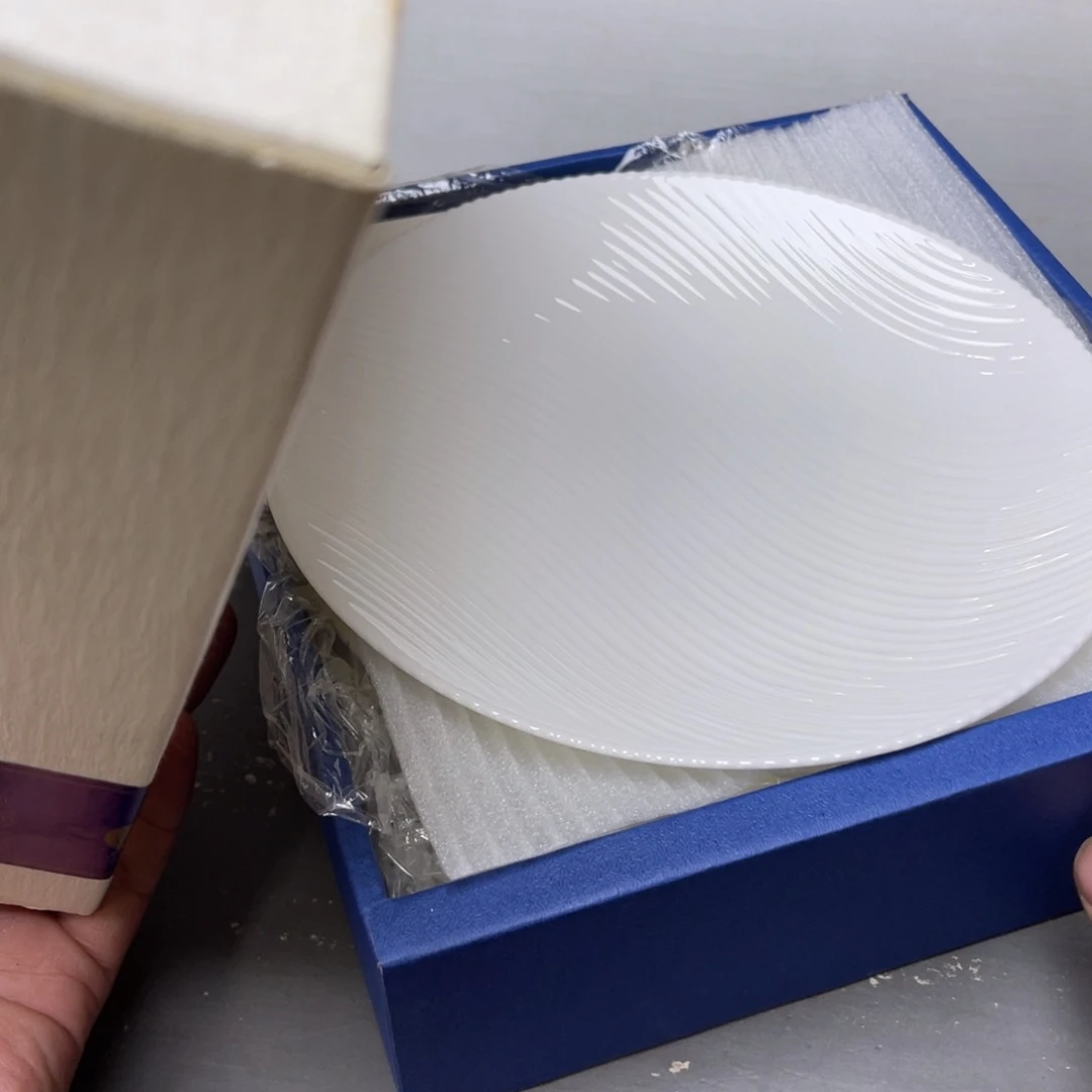 瓷片添**a密密麻麻地铺满一