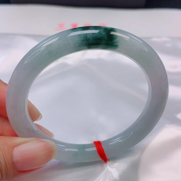 未镶嵌手镯（圆镯）翡翠