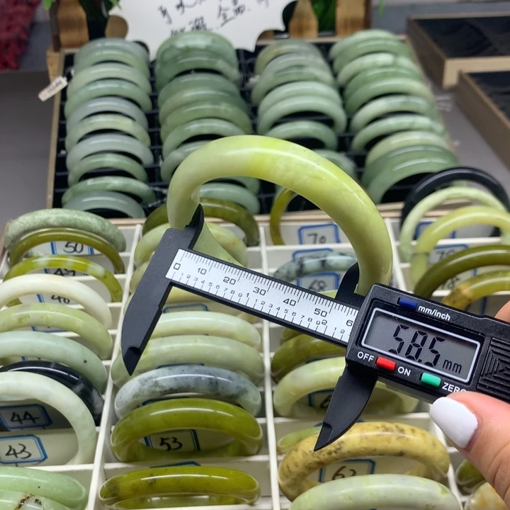 未镶嵌蛇纹石玉手镯69