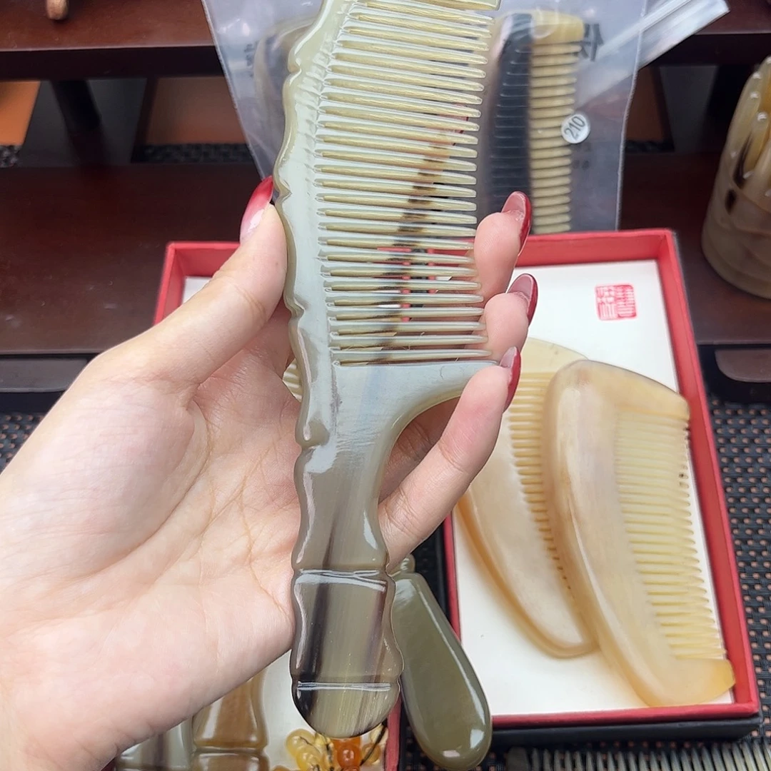纯手工制作纯牛角梳子