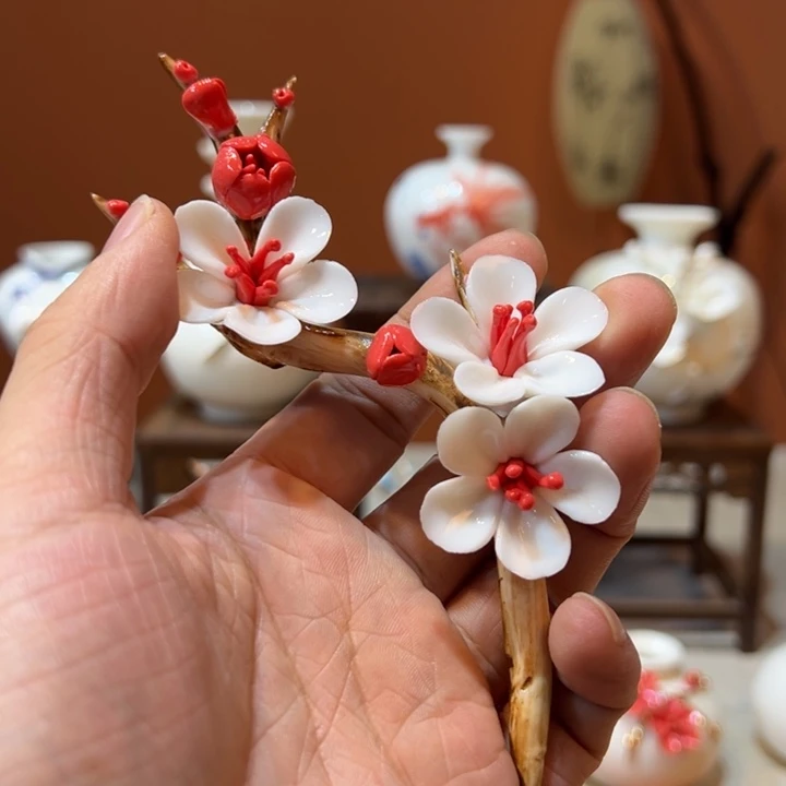 手工精致陶瓷摆件